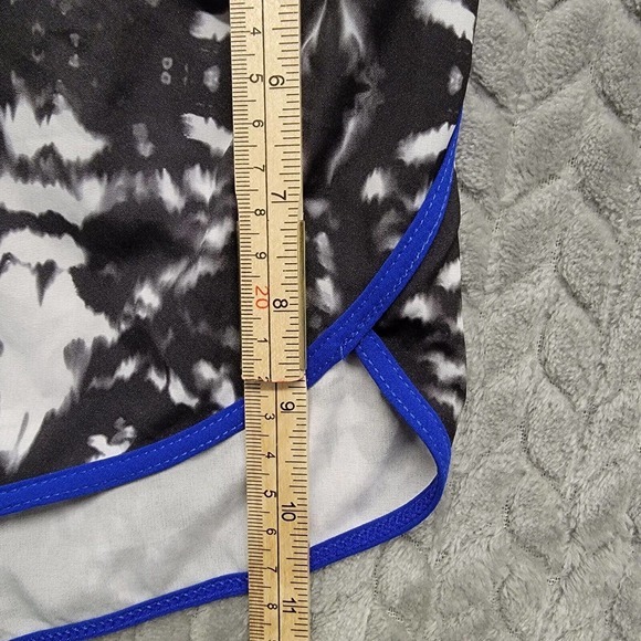 Fabletics Suva Run Short Navy Blue Abstract Print Running Athletic Shorts Sz Med - Picture 6 of 10